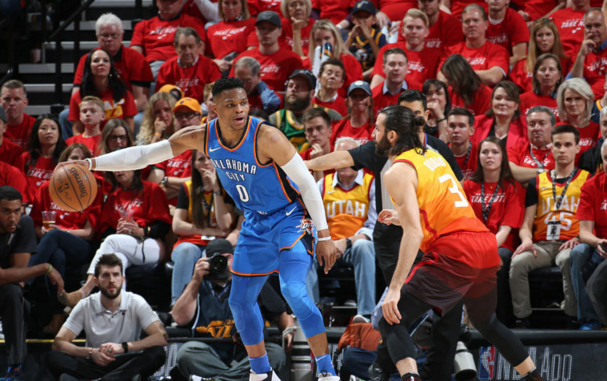 关于这也行？清晨成都蓉城手感冰凉密尔沃基雄鹿遗憾出局，转折点的信息